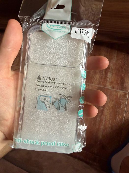 Два кейса за  Apple 17 pro + протектори
