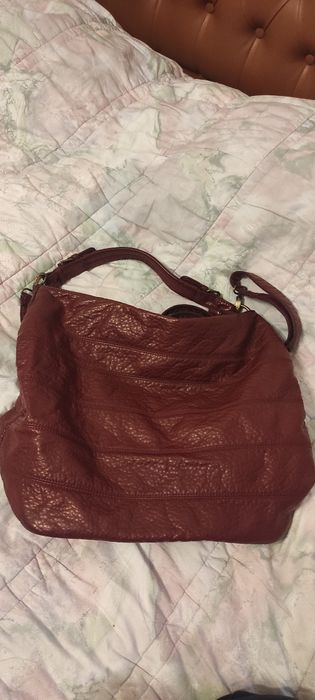 Дамска чанта цвят бордо