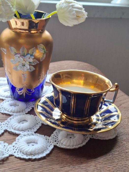 Старинна порцеланова  чаша с чинийка