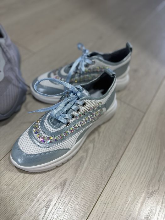 Кроссовки новые турция