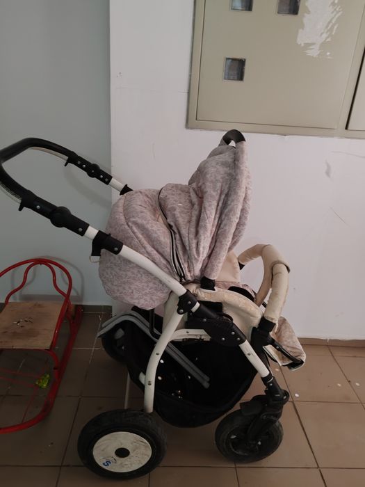 Коляска детская, фирма Джой