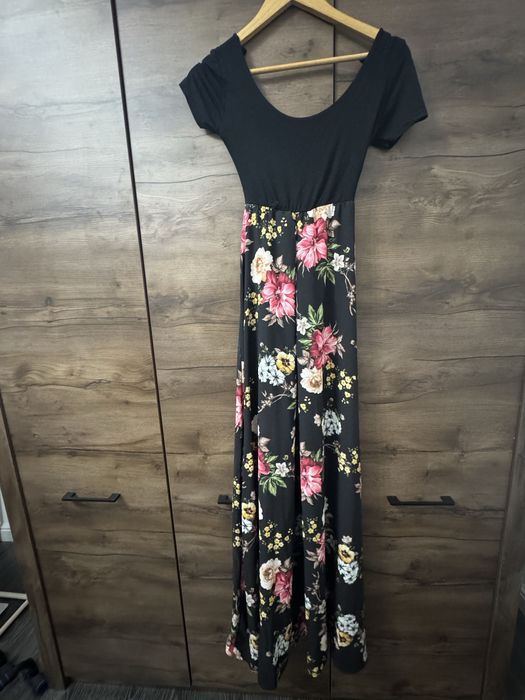 Платье в пол с открытой спиной