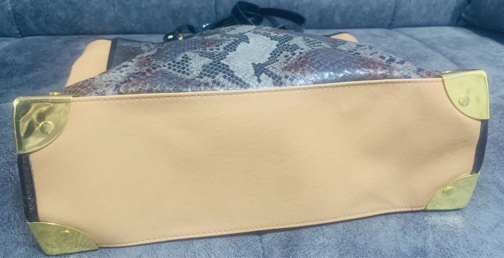 LIPSY Нова дамска чанта животински принт с лого