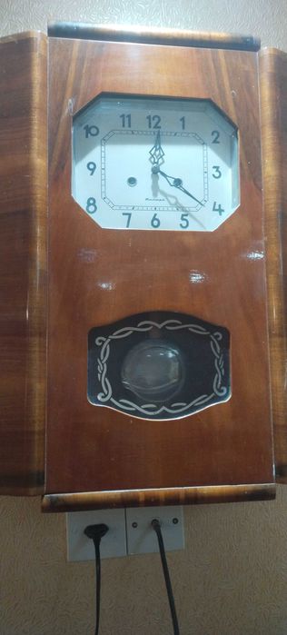 Часы на стеные б/у