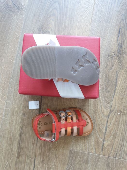 Детски сандали Kickers Diveta