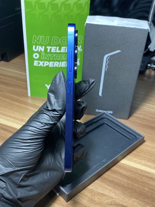 Samsung Galaxy s25 • 128 GB • Navy