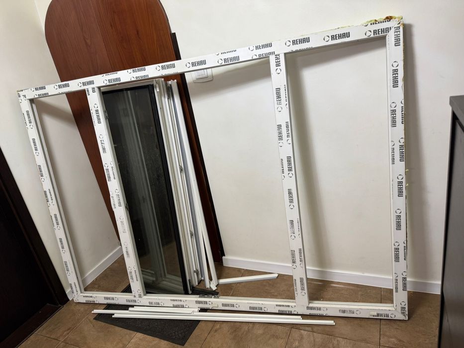 Geam termopan tamplarie REHAU