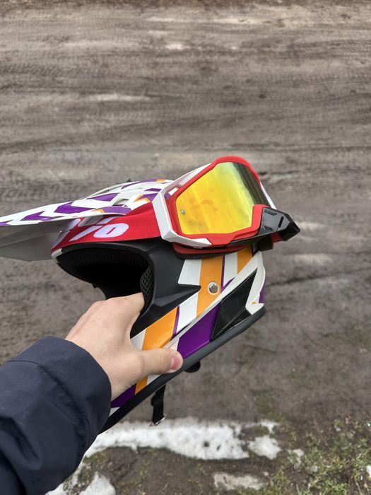 Продам шлема и спидометр