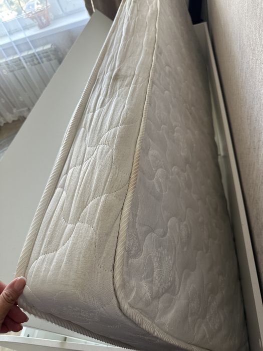 Продам детскую кровать с матрасом