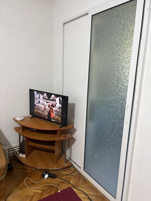 Închiriez garsoniera confort 1