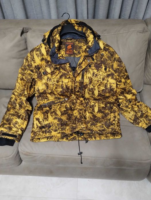 Продавам мъжко оригинално ски яке