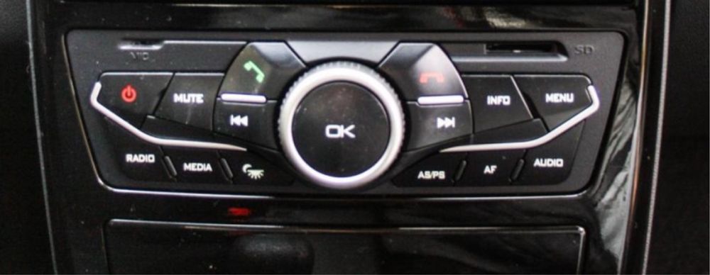 Продам магнитолу от приоры 2