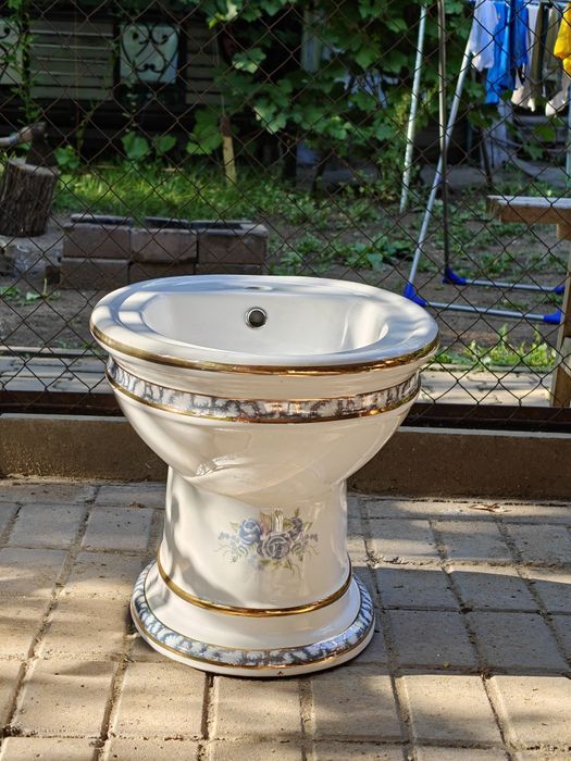 Продам напольное биде