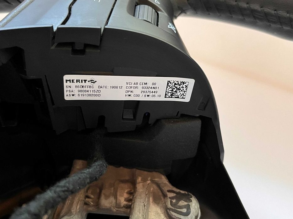 Оригинални кожени Мулти волани Peugeot 208 Пежо pejo