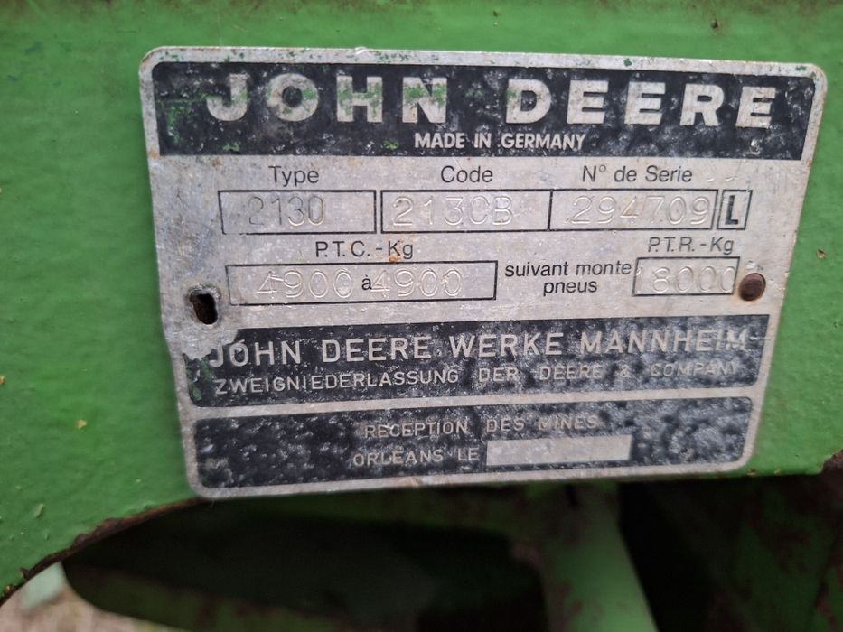 John   deere  2130