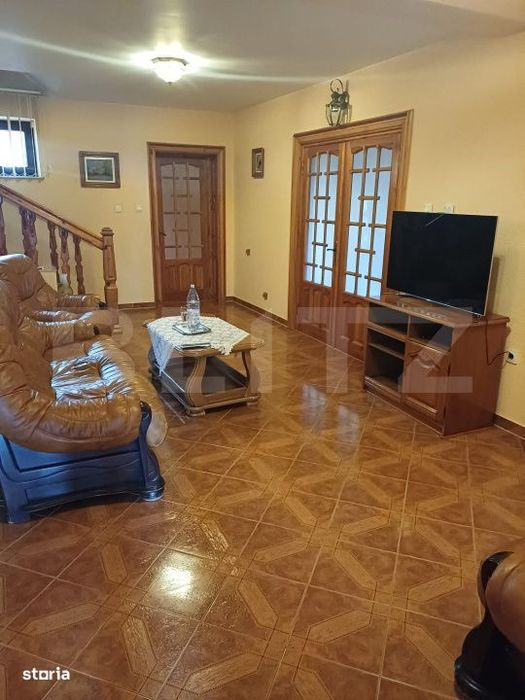 Vila de vanzare, 310 mp, teren 698 mp, zona Burdujeni