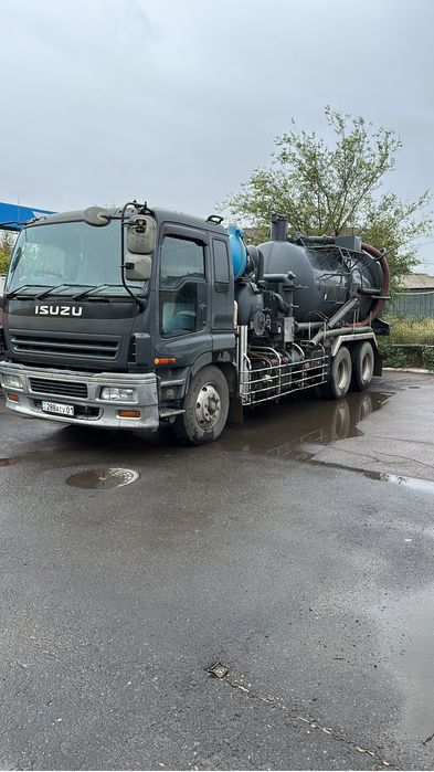 Илосос , ассмашина , ассенизатор .