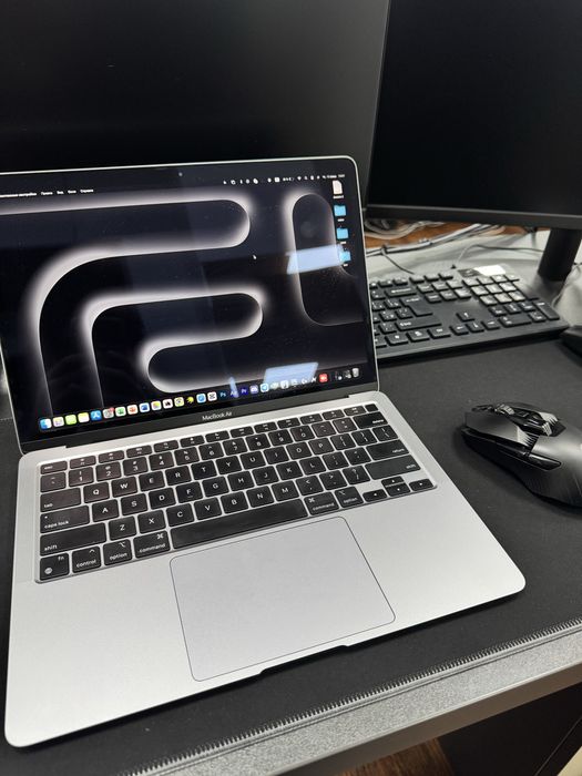 MacBook Air M1 (2020)