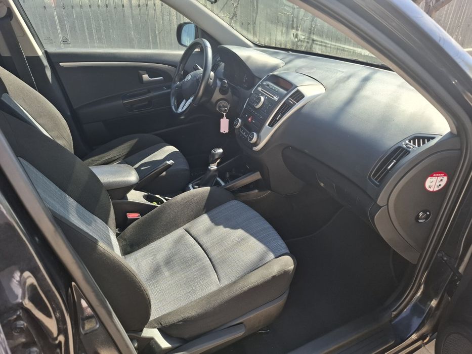 KIA Ceed 2010 — imagine 5