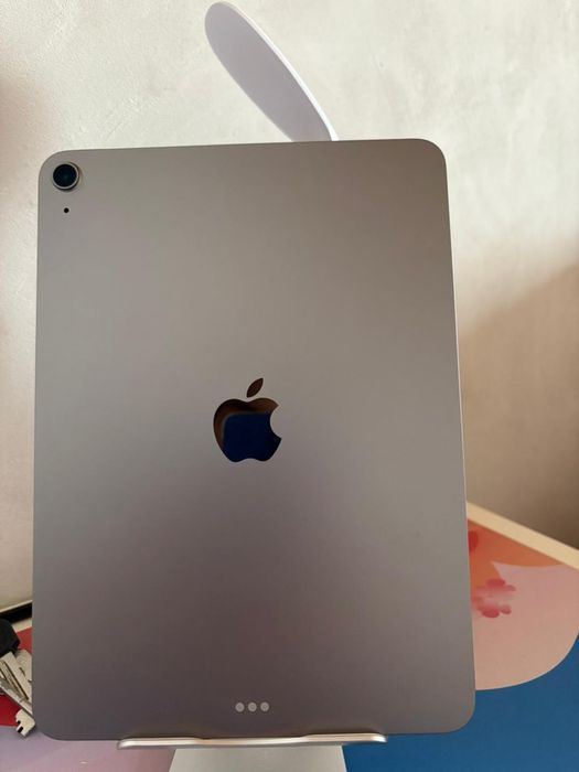 Продаю Ipad air m3 256 gb