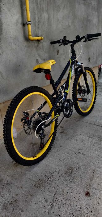 Bicicleta Mtb cu roti de 24 inch cu frane pe disc