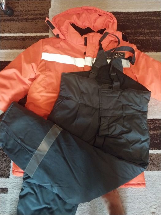 Продам спецодежда.