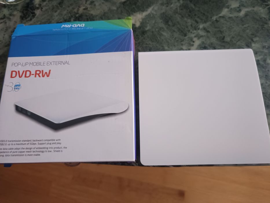DVD-RW portabil       .