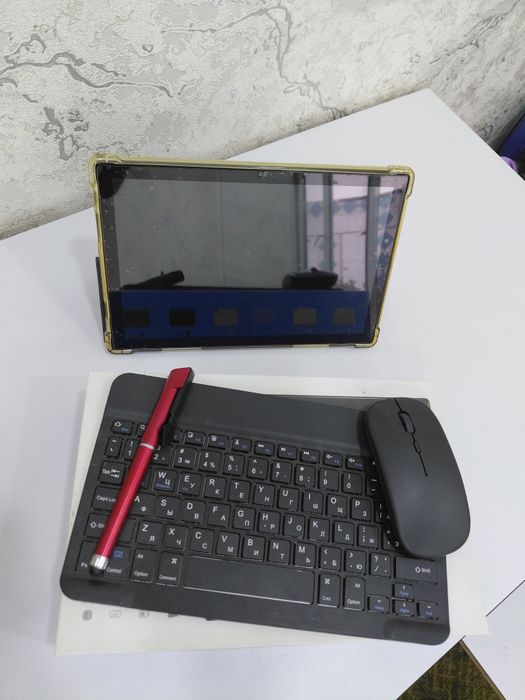 Планшет  Телефон