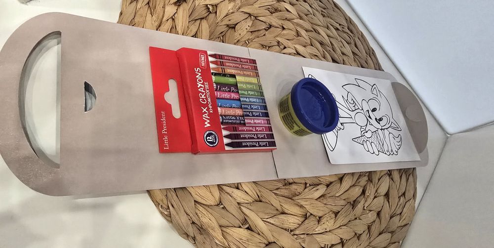 Детска подаръчна чантичка с комплект за оцветяване и игра