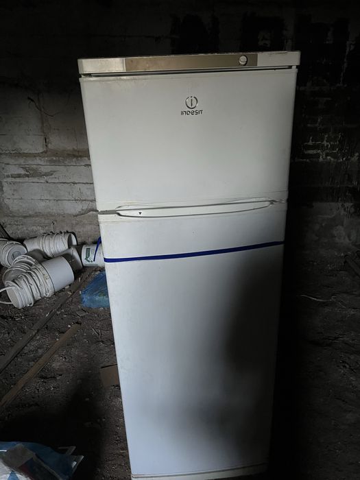 Холодильник indesit st 167