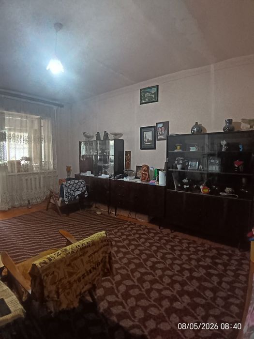 Продаю квартиру 4/2/5 Алмазарский район. Станция метро "Беруний"