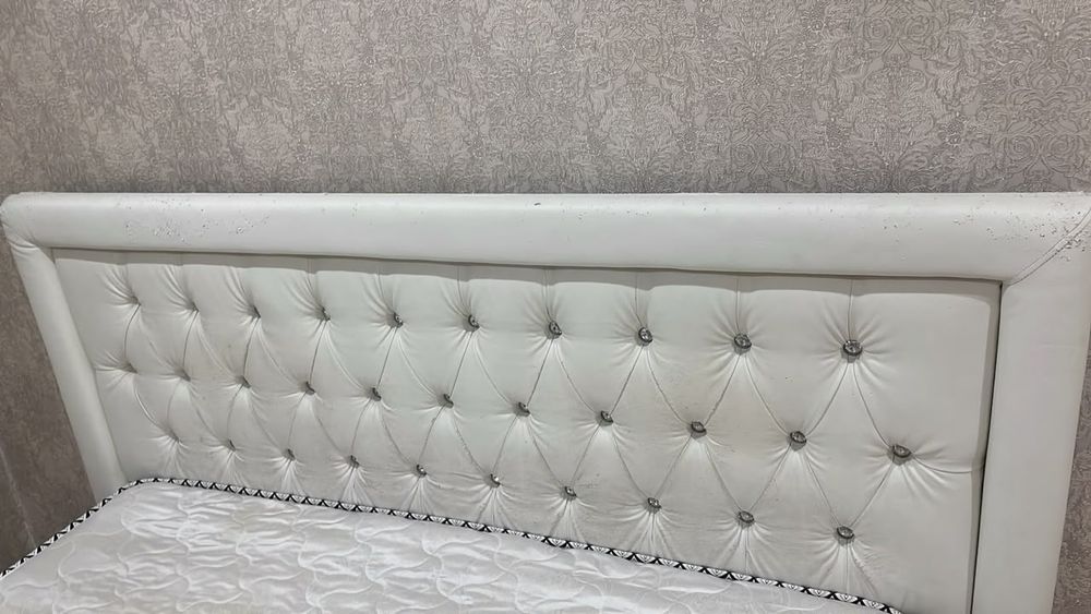 Продам кровать с матрасом