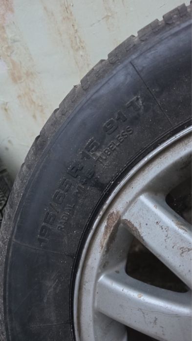 Продам диск с шиной  195/65 R15