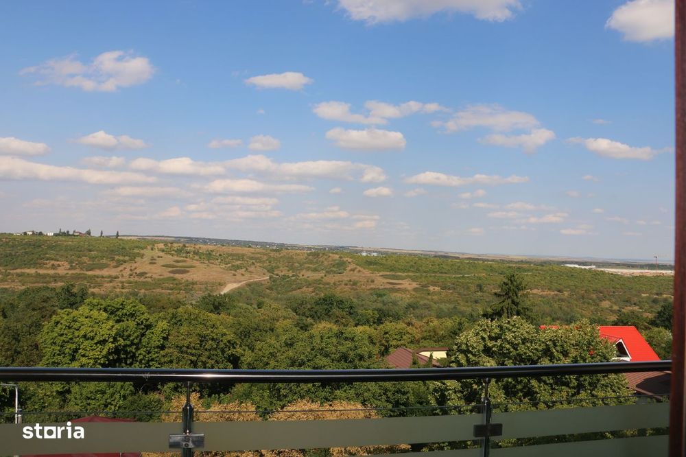 Proprietar, inchiriez apartament cu trei camere in Exclusive Residence