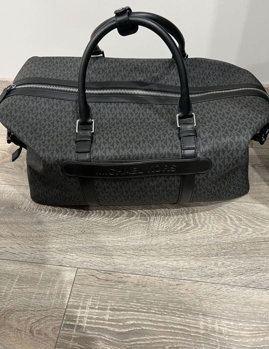 Michael kors-пъническа чанта