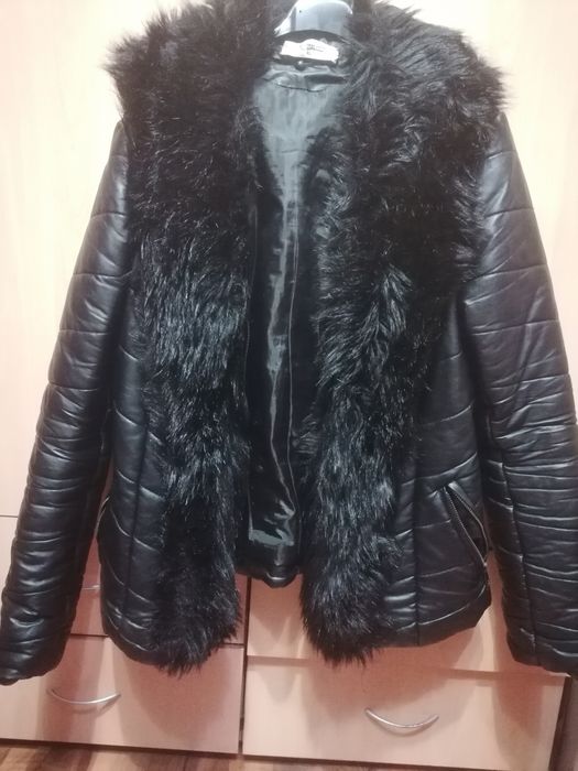 Яке от изкуствена кожа с пух