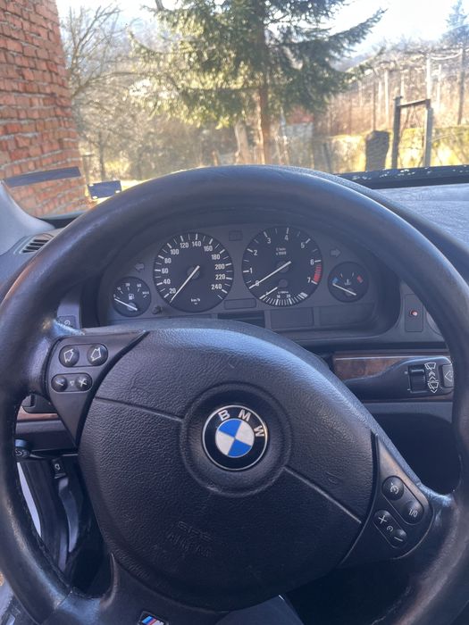 На части BMW Е39 M52B25TU