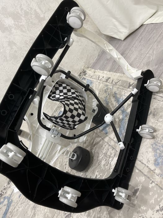 Продам ходунки детские