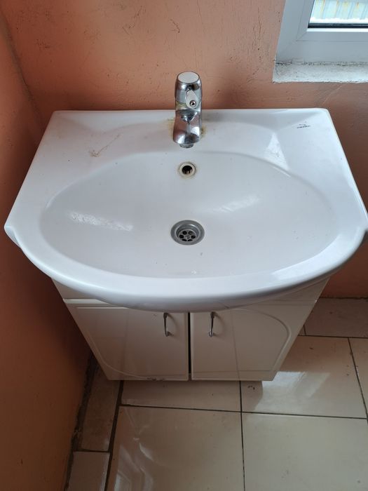 Продам раковину в сборе