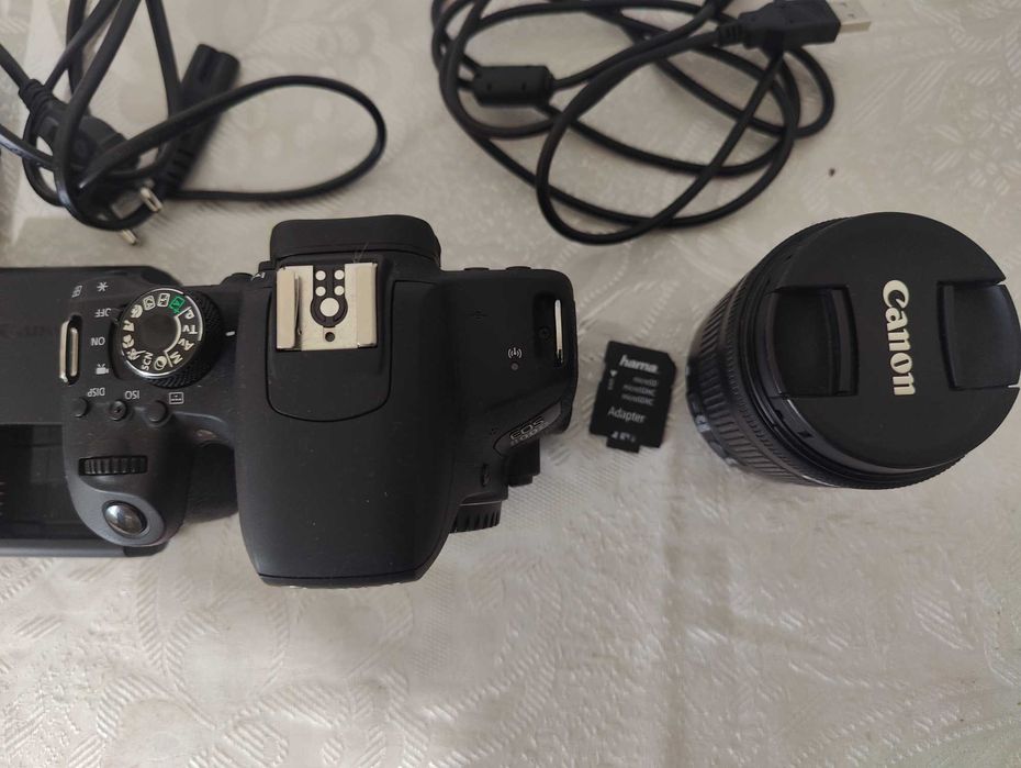 Vând aparat foto DSLR CANON EOS 800D