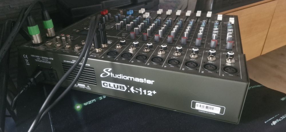 Vand mixer audio Studiomaster CLUB XS12+