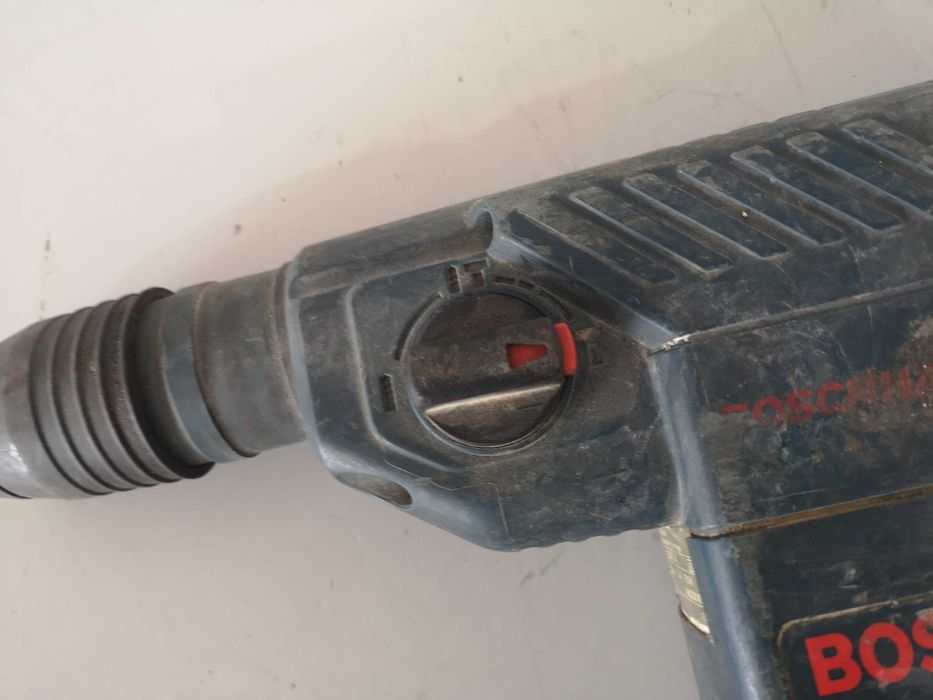 Перфоратор - Bosch 750W / 110V