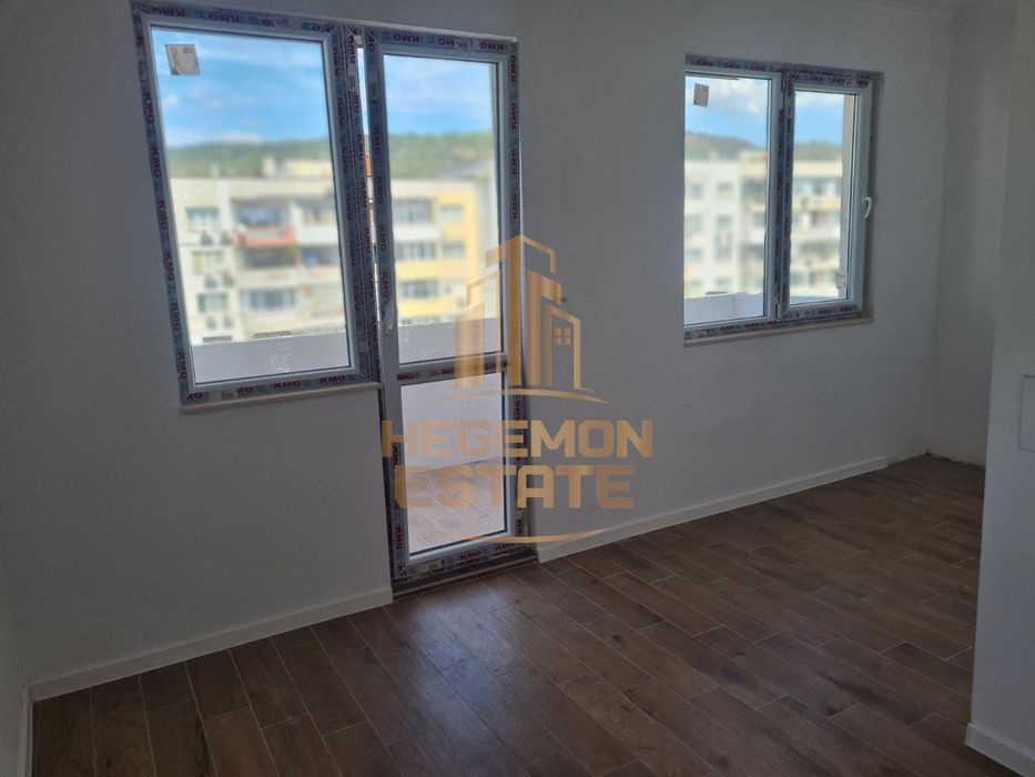 Продава се Четиристаен апартамент в Варна, Възраждане 2 - 90 кв.м за 1999 €/кв.м - Снимка #9