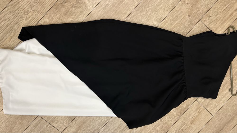 Платье на одно плечо