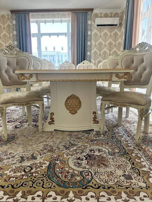 Stol stul 12 kishilik mebel sotiladi