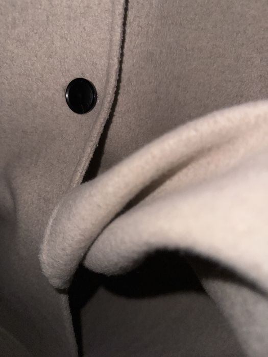 Продам пальто манго очень красивое