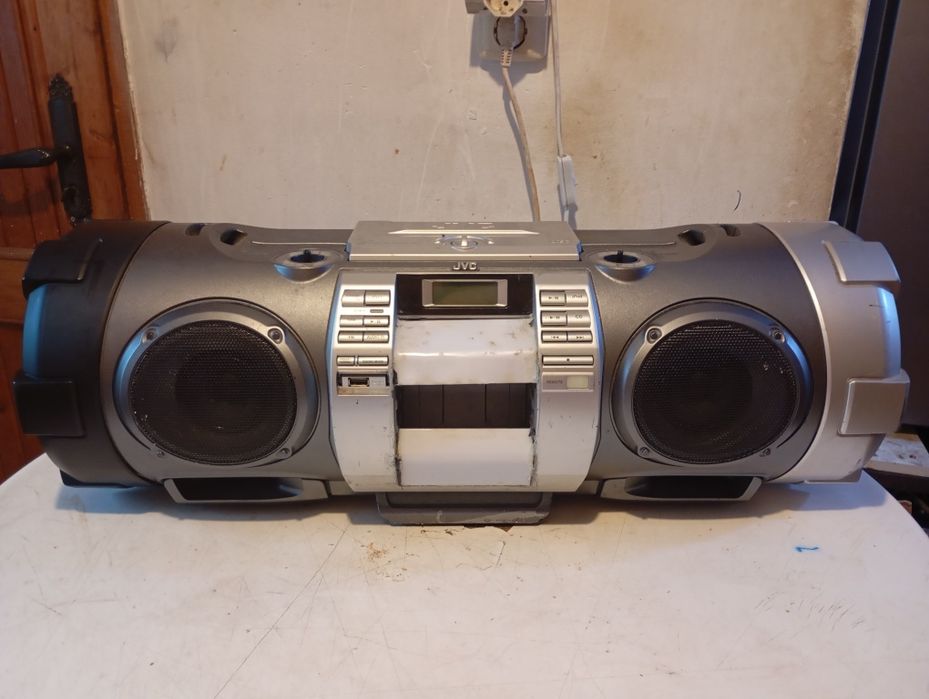 Boombox JVC model RV-NB70S