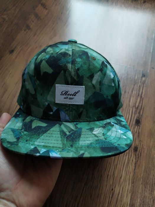 reell - страхотна шапка КАТО НОВА  универсален размер