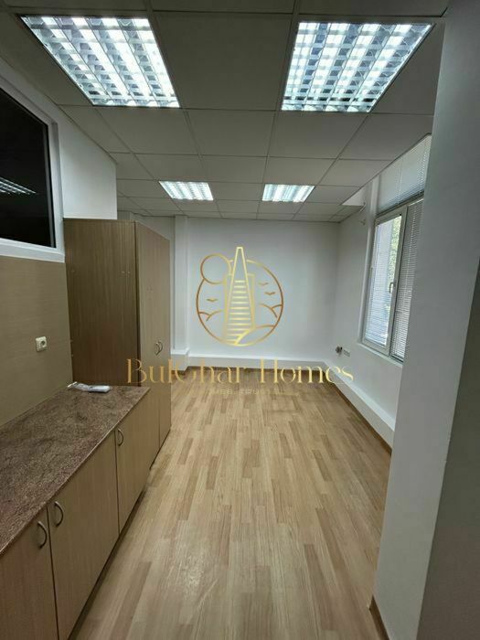 Дава се под наем Офис в Варна, Аспарухово - 23 кв.м за 224.4 € - Снимка #3