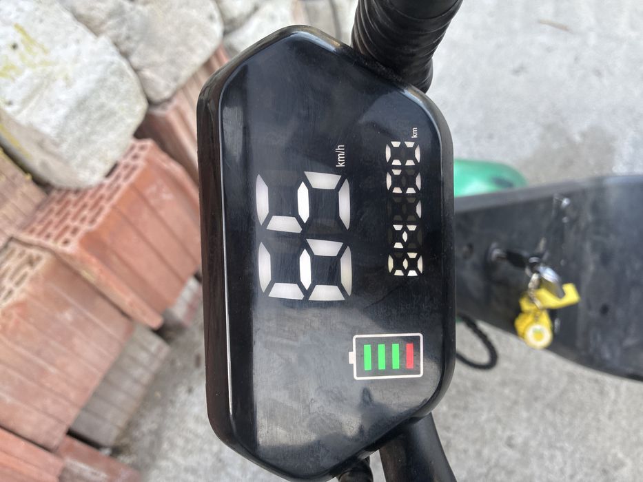 Vând scuter electric în stare bună